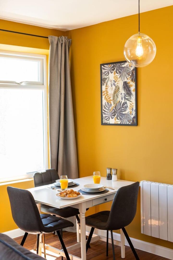 Studio Apartment With 65" Smart Tv Newport (Gwent) Exterior foto