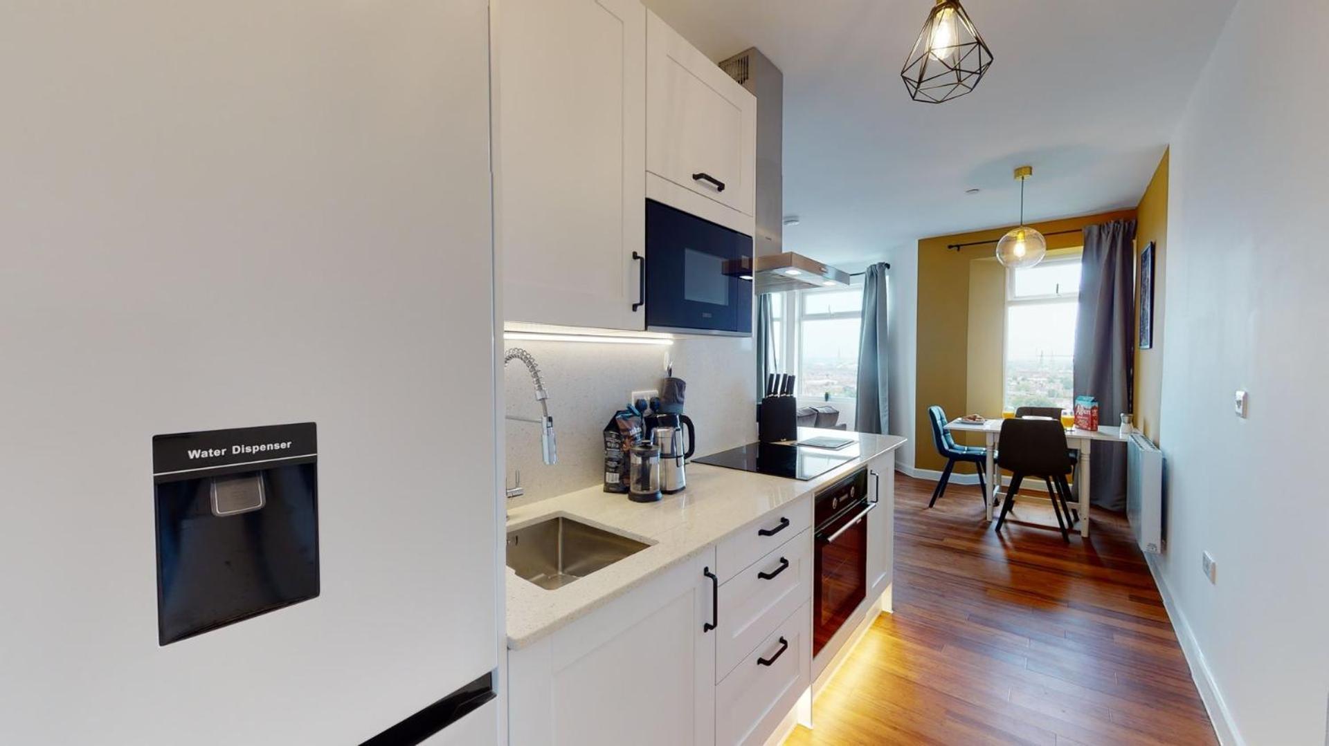 Studio Apartment With 65" Smart Tv Newport (Gwent) Exterior foto