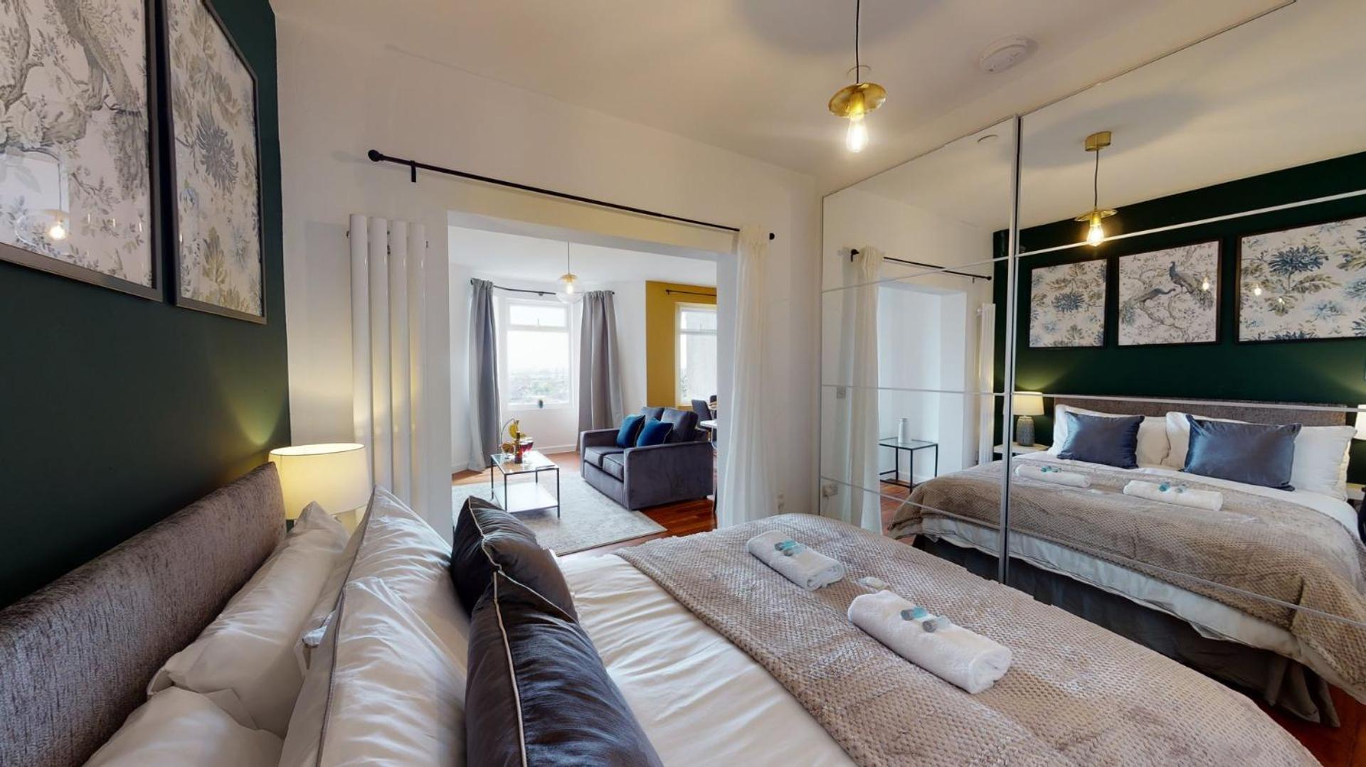 Studio Apartment With 65" Smart Tv Newport (Gwent) Exterior foto