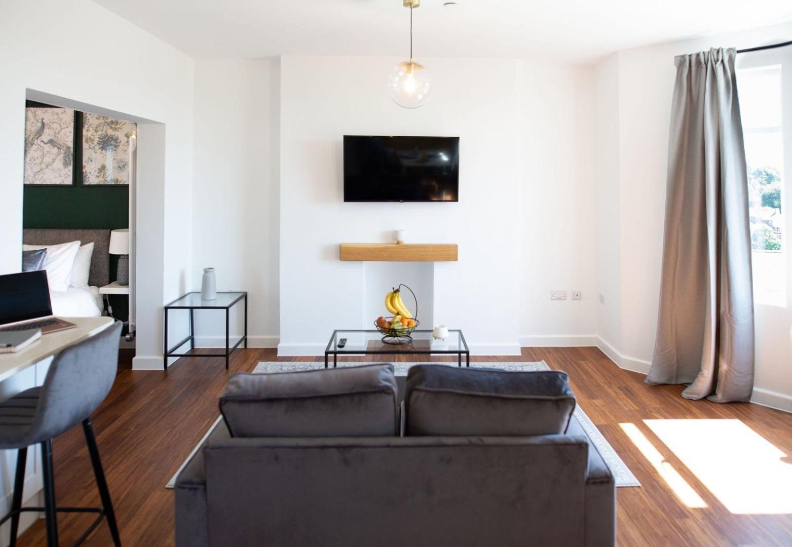 Studio Apartment With 65" Smart Tv Newport (Gwent) Exterior foto