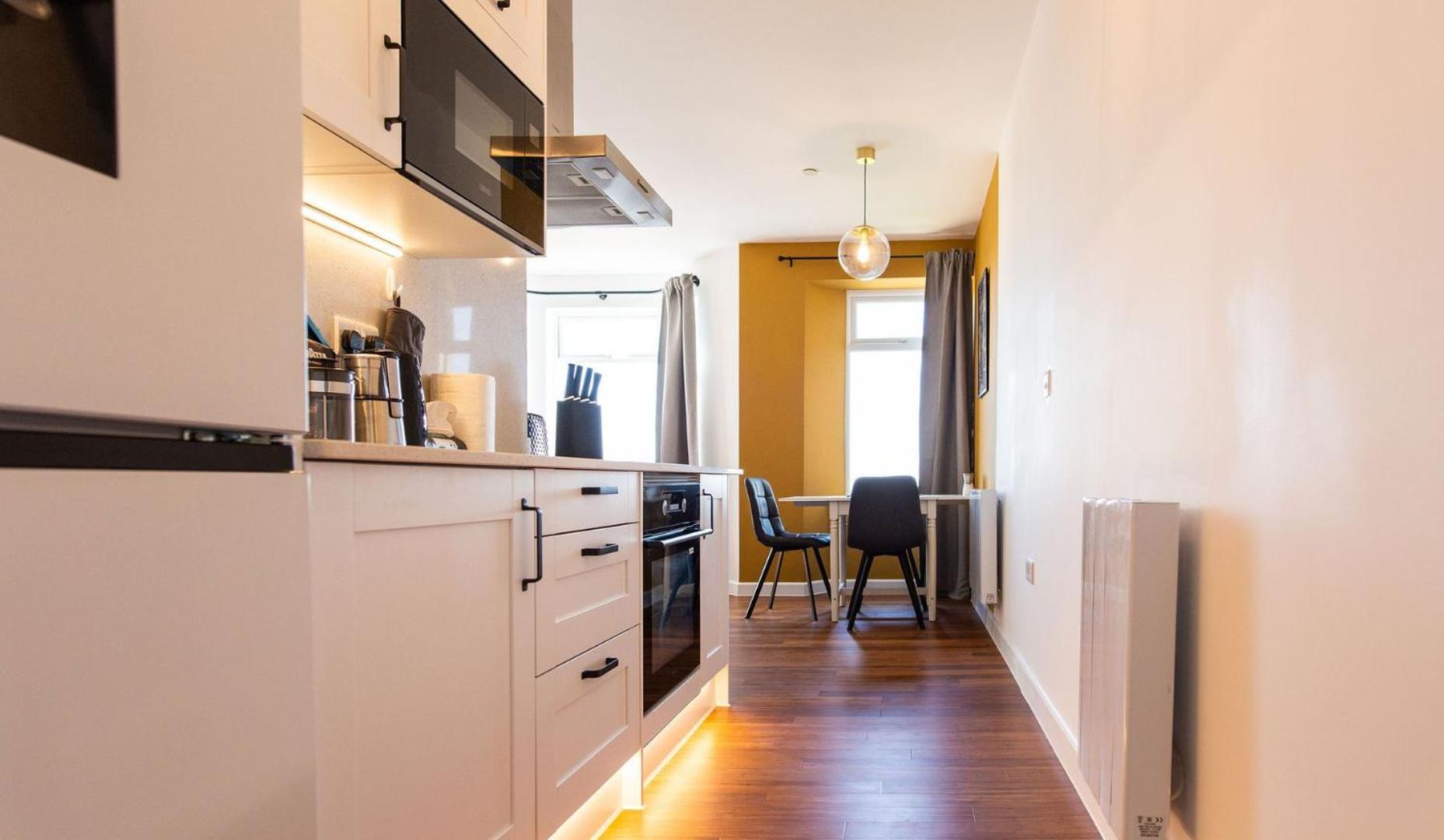 Studio Apartment With 65" Smart Tv Newport (Gwent) Exterior foto